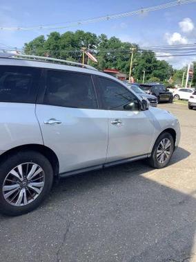 2020 Nissan Pathfinder SL