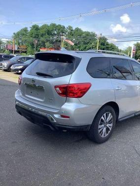 2020 Nissan Pathfinder SL