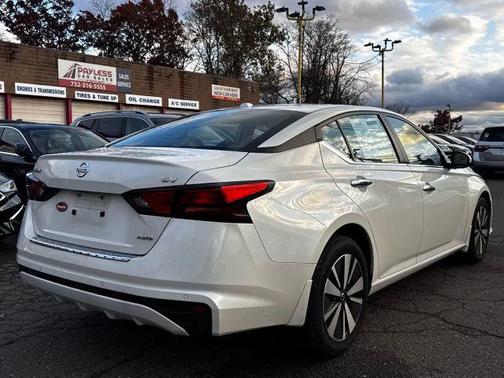 2022 Nissan Altima 2.5 SV