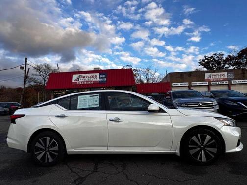 2022 Nissan Altima 2.5 SV