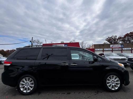 2013 Toyota Sienna XLE