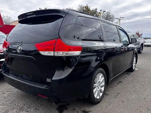 2013 Toyota Sienna XLE