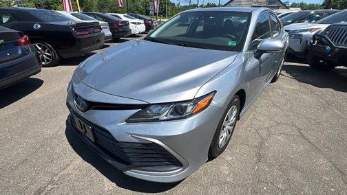 2022 Toyota Camry Hybrid LE