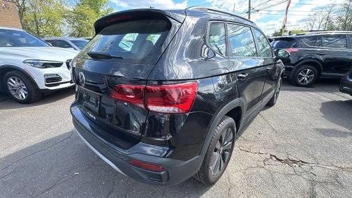 Deep Black Pearl Effect 2024 Volkswagen Taos 1.5T S