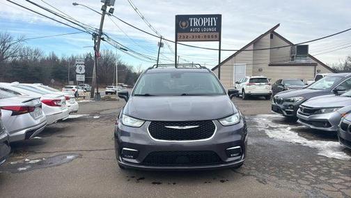 2022 Chrysler Pacifica Touring-L