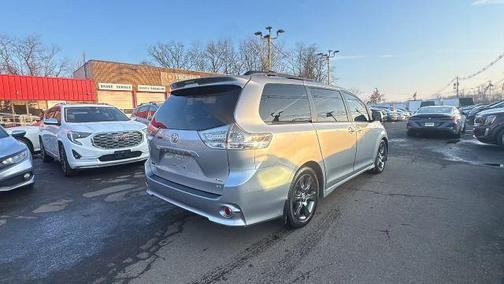 2016 Toyota Sienna SE