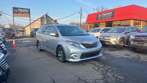 2016 Toyota Sienna SE