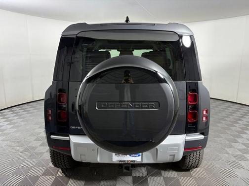 2025 Land Rover Defender 110 P400 S