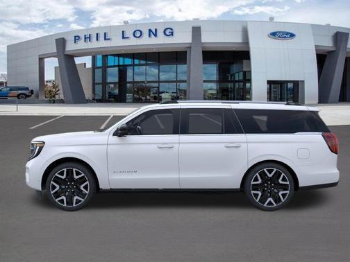 Star White Metallic Tri-Coat 2026 Ford Expedition Max Platinum