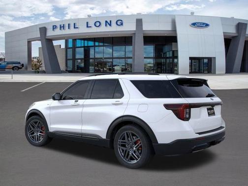 Star White Metallic Tri-Coat 2026 Ford Explorer ST-Line