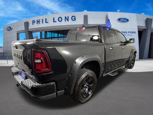 Diamond Black Crystal Pearlcoat 2025 RAM 1500 Tradesman