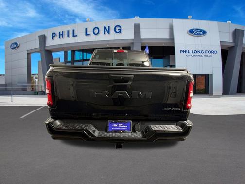 Diamond Black Crystal Pearlcoat 2025 RAM 1500 Tradesman