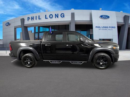 Diamond Black Crystal Pearlcoat 2025 RAM 1500 Tradesman