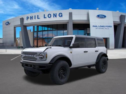 OXFORD WHITE 2026 Ford Bronco Badlands
