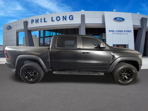 Diamond Black Crystal Pearlcoat 2021 RAM 1500 TRX