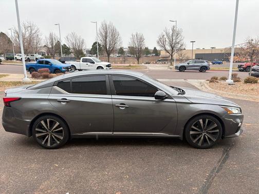 2020 Nissan Altima SR FWD