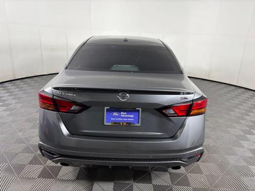 2020 Nissan Altima SR FWD