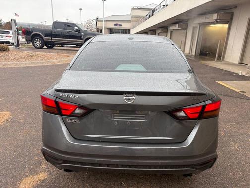 2020 Nissan Altima SR FWD