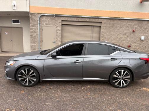 2020 Nissan Altima SR FWD