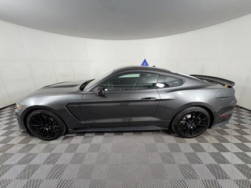 2017 Ford Shelby GT350 Base