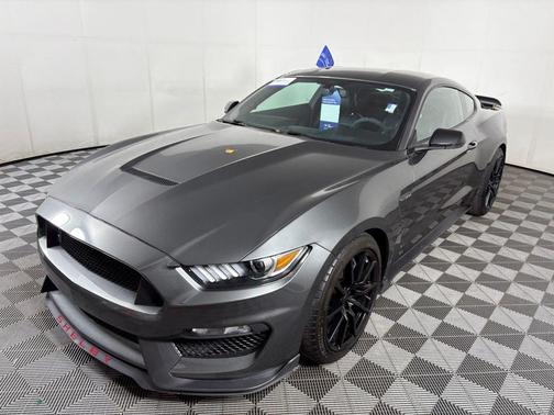 2017 Ford Shelby GT350 Base
