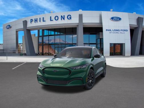 ERUPTION GREEN METALLIC 2026 Ford Mustang Mach-E Premium