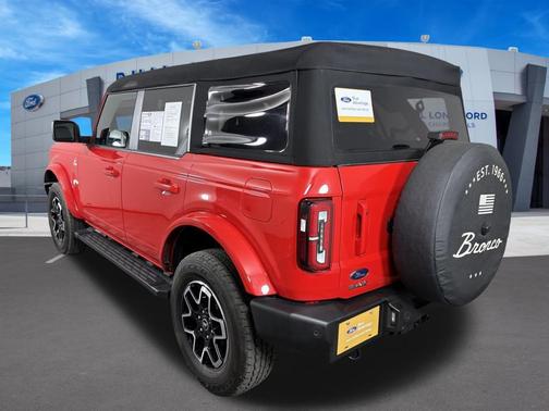 RACE RED 2023 Ford Bronco Outer Banks