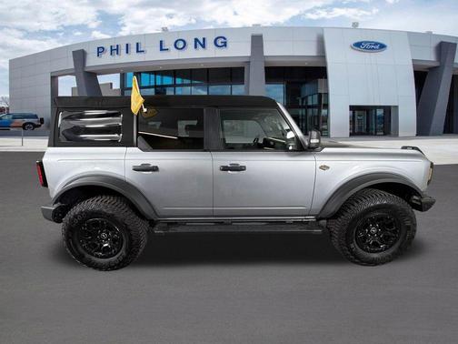 ICONIC SILVER METALLIC 2023 Ford Bronco Wildtrak