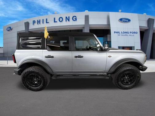 ICONIC SILVER METALLIC 2023 Ford Bronco Wildtrak