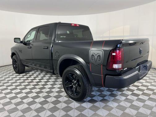 2024 RAM 1500 Classic Warlock Crew Cab 4x4 5'7' Box