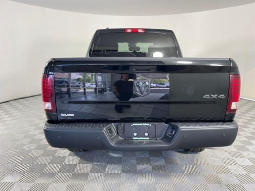 2024 RAM 1500 Classic Warlock Crew Cab 4x4 5'7' Box