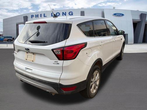 OXFORD WHITE 2019 Ford Escape SE