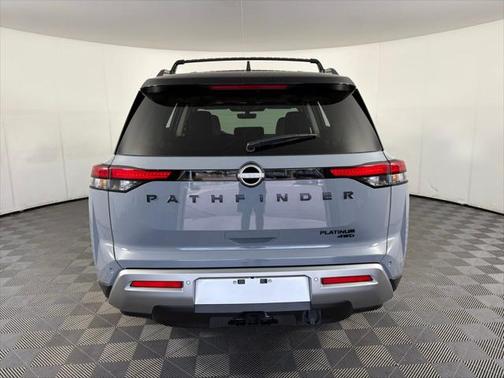 2025 Nissan Pathfinder Platinum 4WD