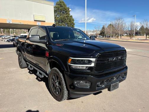 2020 RAM 2500 Laramie Crew Cab 4x4 6'4' Box