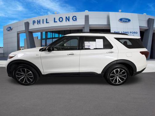 STAR WHITE MET TRI-COAT 2023 Ford Explorer ST-Line