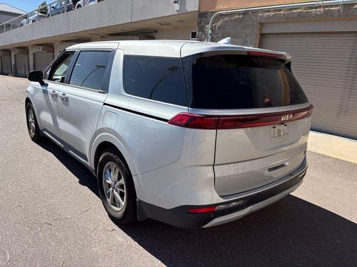 2023 Kia Carnival LX