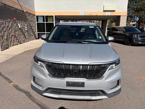 2023 Kia Carnival LX