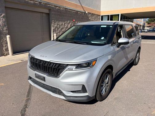 2023 Kia Carnival LX