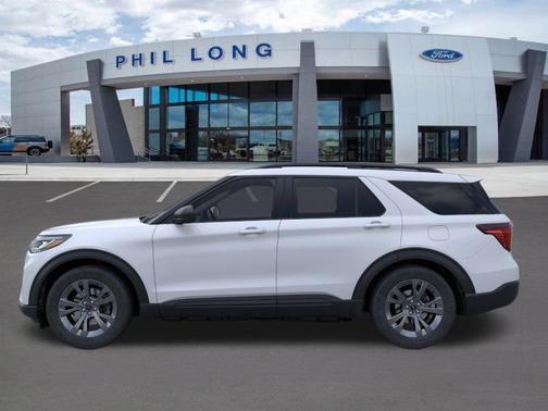 Space White Metallic 2026 Ford Explorer Active