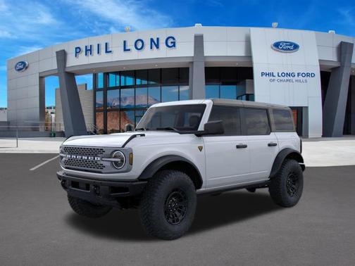 OXFORD WHITE 2026 Ford Bronco Badlands