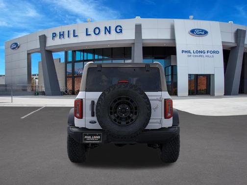 OXFORD WHITE 2026 Ford Bronco Badlands