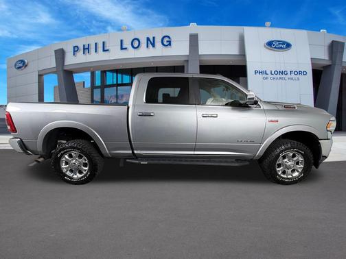 Billet Silver Metallic Clearcoat 2022 RAM 2500 Laramie Crew Cab 4x4 6'4' Box