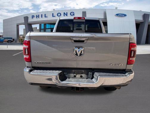 Billet Silver Metallic Clearcoat 2022 RAM 2500 Laramie Crew Cab 4x4 6'4' Box