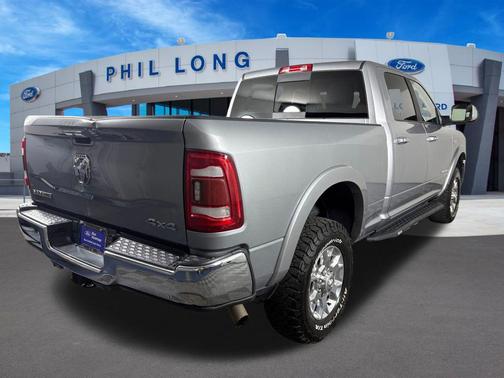 Billet Silver Metallic Clearcoat 2022 RAM 2500 Laramie Crew Cab 4x4 6'4' Box