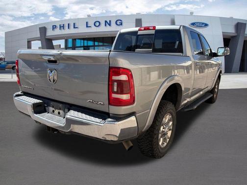 Billet Silver Metallic Clearcoat 2022 RAM 2500 Laramie Crew Cab 4x4 6'4' Box