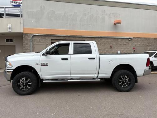 2017 RAM 2500 Tradesman Crew Cab 4x4 6'4' Box