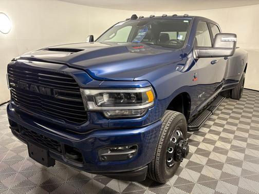 2024 RAM 3500 Laramie Crew Cab 4x4 8' Box