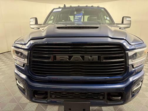 2024 RAM 3500 Laramie Crew Cab 4x4 8' Box