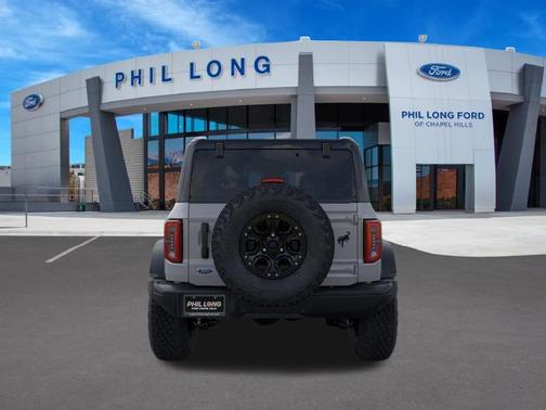 AVALANCHE GRAY 2026 Ford Bronco Badlands