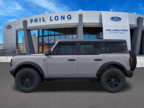 AVALANCHE GRAY 2026 Ford Bronco Badlands